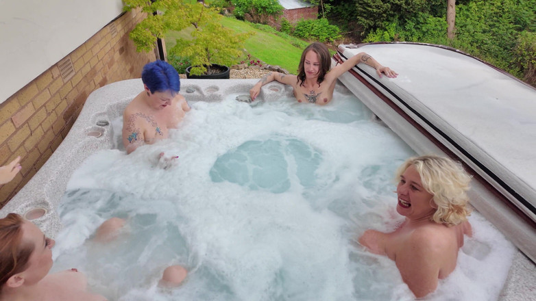 Lily kink: 핫한 욕조에서 섹스하는 소녀