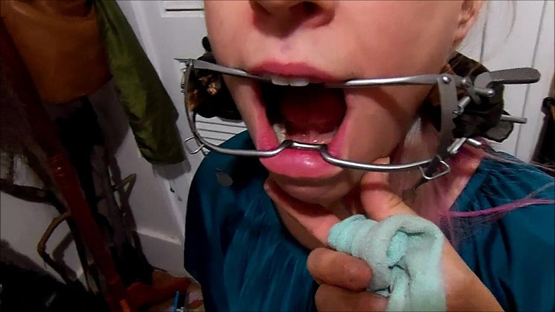 Selfgags classic: Antrenamentul cu căluș Dolly - partea 2