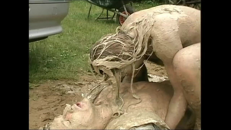 XTime Vod: Baise torride en levrette pour une pute blonde et son...