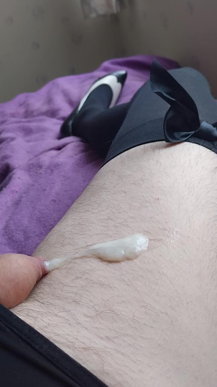 Cindy Belfast: L'orgasmo di cindy con un plug anale caldo