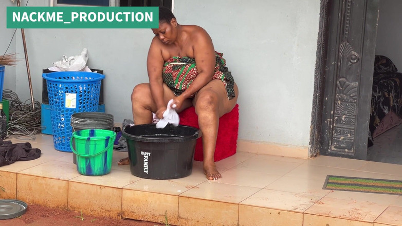 NACKME_PRODUCTION: Multitasking di mamma africana una domenica mattina