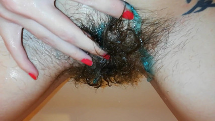 Cuteblonde666: Meine extrem haarige fotze gewaschen