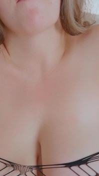 Grandi Tette MILF E Lingerie Trasparente. È Eccitante.