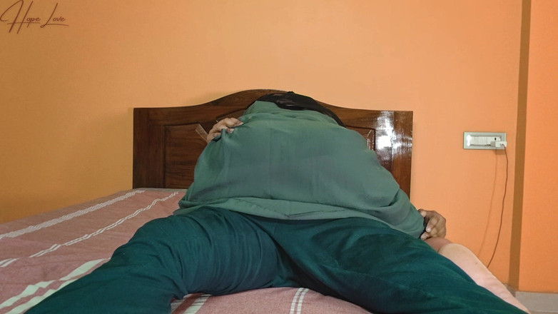 Hope Love: 戴穆斯林头巾的女人与邻居发生性关系