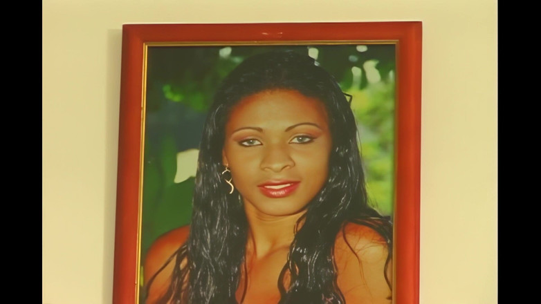 Nasty LADYBOY: Andreia la naiba cu fundul