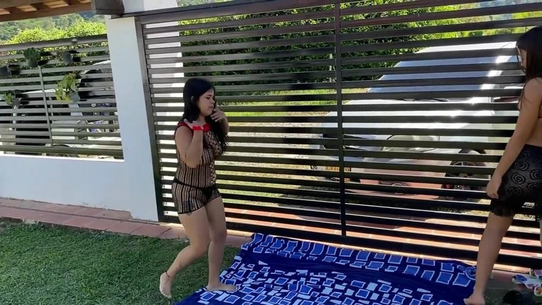 catalinagrande: Я трахаю свою зведену сестру по всьому будинку, поки вона не еякулює