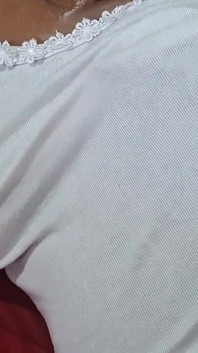 Une salope à gros cul sur un lit, nouvelle vidéo virale