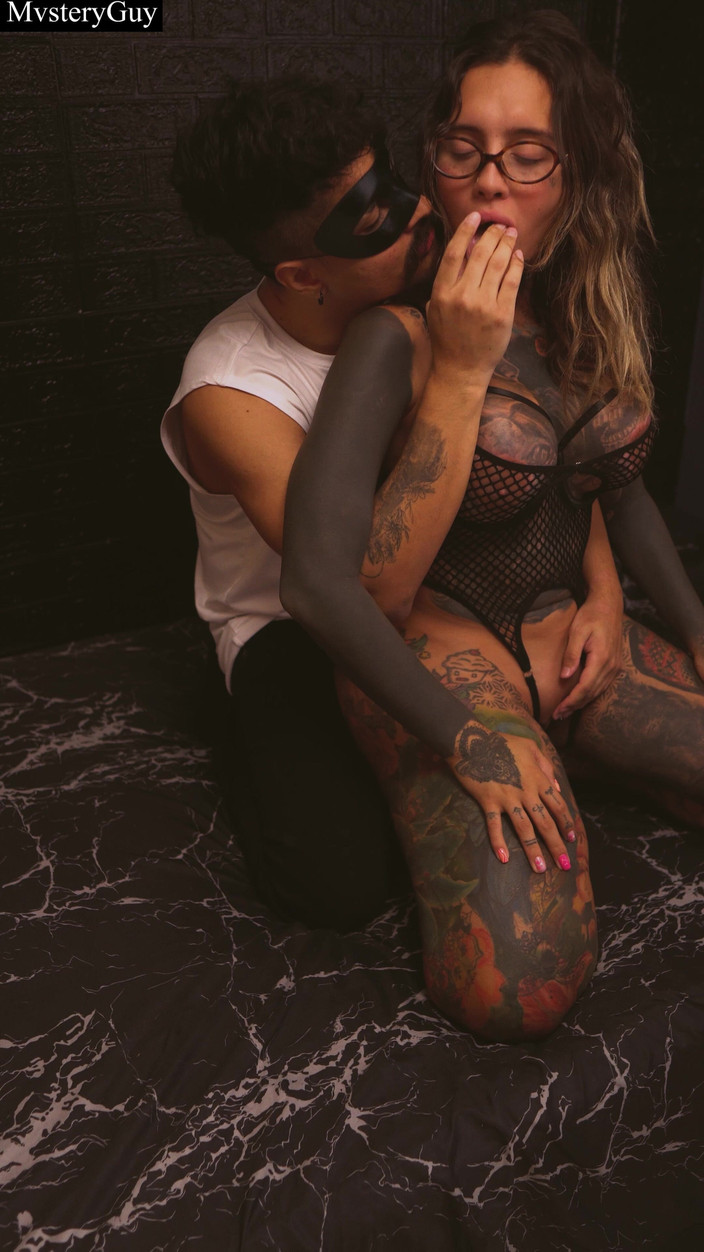 MvsteryGuy: Pierwszy anal Kolumbijki Camili Jimenez