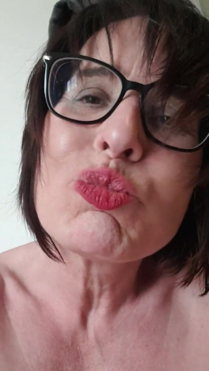 JulieEroticDress: Hamba MILF mandi pancut mani