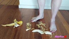 Michellexm: Voeten spuitende banaan