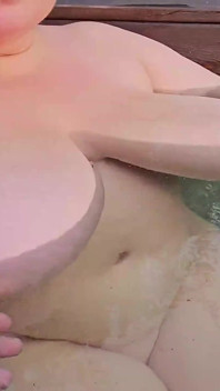 Moja macocha pozwoliła mi dołączyć do niej w wannie z hydromasażem