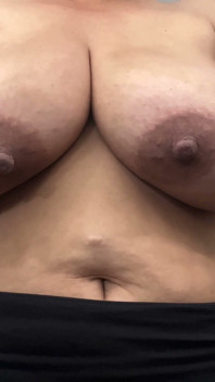 J Cup, flexion des seins, Pecs Cam 2