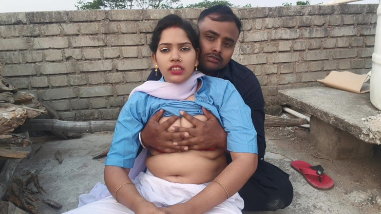 Sona bhabhi: 18 jahre jungfräuliche college-mädchen große möpse drücken von ihrem stiefbruer...