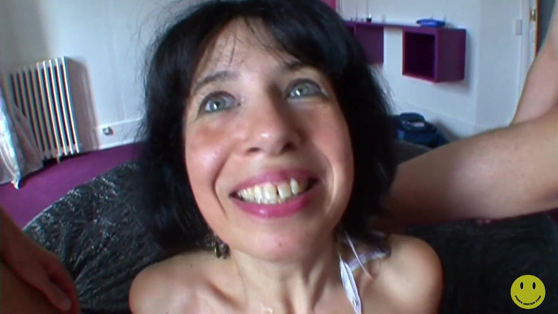 French Amateur Porn: Slutty MILF Wendy fucked in the ass during a threesome