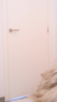 324 - matură sexy nimfomană fute anal un vibrator dublu