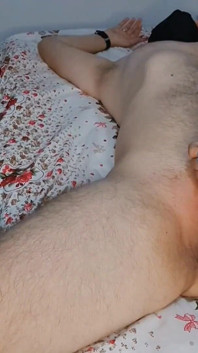 Femdom господиня badkittyb депітує член і яйця раба, дрочаючи його, депіляція, дрочка руками