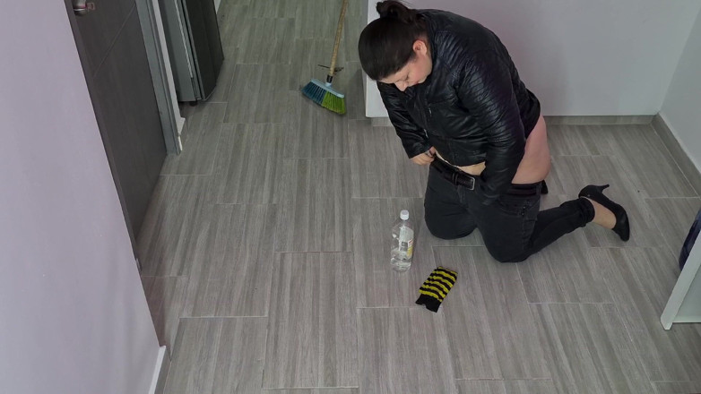 Alice H: Buttcrack maakt het huis van een nieuwe klant schoon