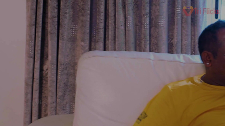 Triflicks: Indiano velho casal fode duro em casa