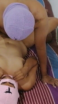Pelakon Sri Lanka Anne berkongkek keras dengan lembu jantan cinta dan nafsu dengan buah dada besar dengan pepek berair basah pada waktu malam