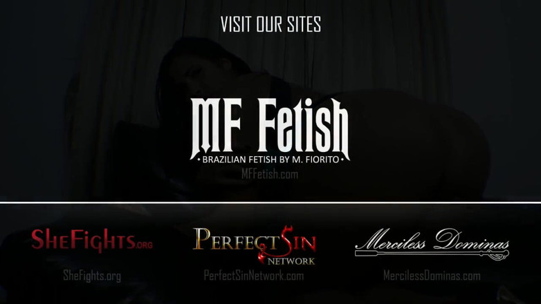 MF Fetish: Karen Havary lässt den sklaven beim masturbieren ihre achselhöhlen lecken