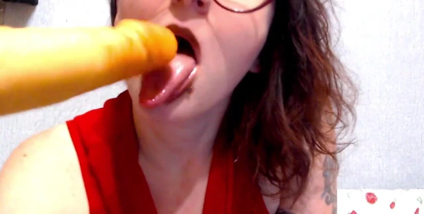 HellENXxOo: Hot Girl Suck Your Big Cock