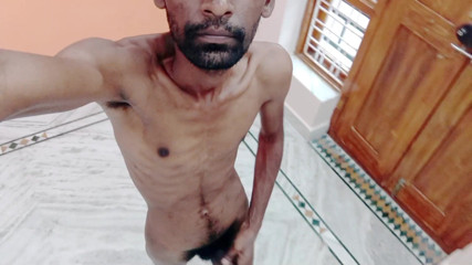Rajesh Playboy 993: Nahý domov