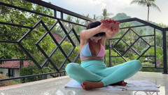 Princess Monica: Dechová praxe a expresní protažení na venkovním balkóně