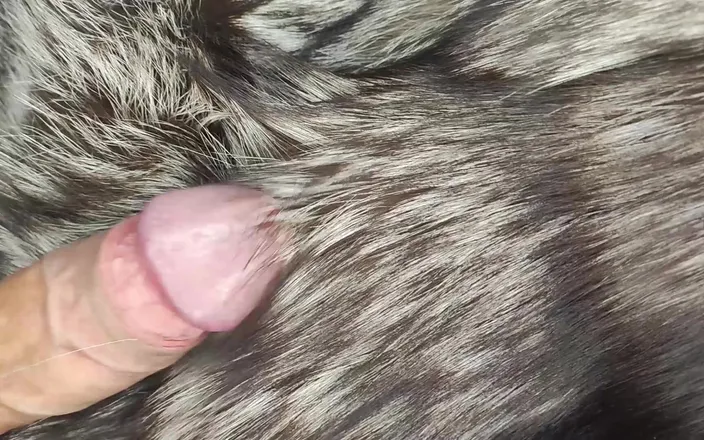 Princess18_: Horny Kinky Guy Behind of Fur Goddess