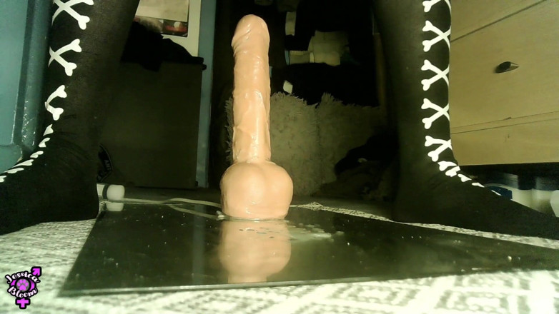 Jessica Bloom: Deep Anal Play &amp; Sissy-gasms Creampie Jessica Bloom