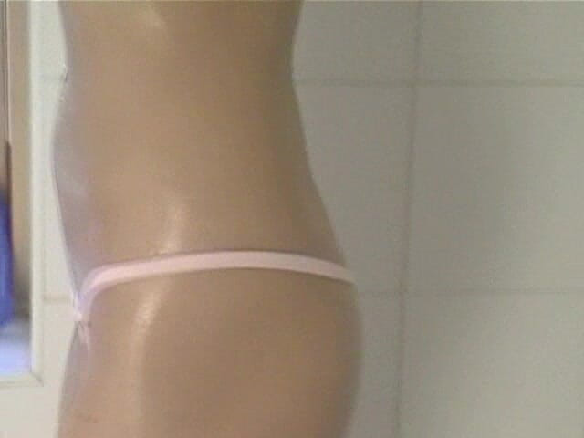 Wet Moments: Pelle Candida E Soffice Di Michelle