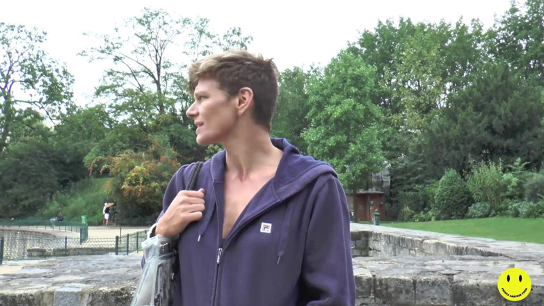 French Amateur Porn: 短い髪の成熟したお尻積による黒の男