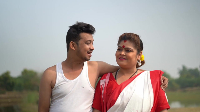 JAYESH GUPTA: बंगाली लुक हॉट और सेक्सी