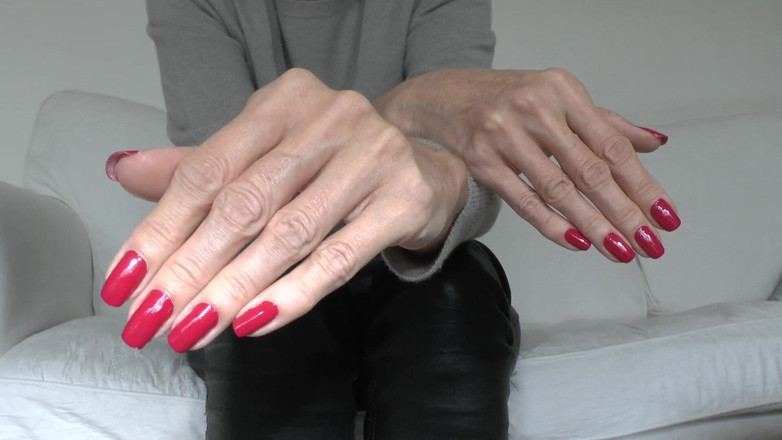 Lady Victoria Valente: Clásicas y elegantes uñas rojas por la tarde, Lady Victoria...