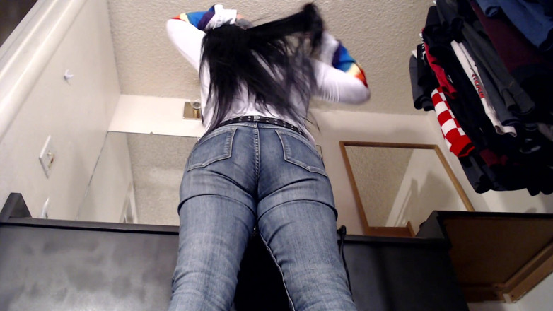 Abby Anna: Hot Milf farting in your face