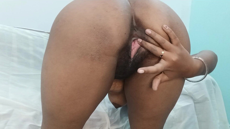 Mary V: Desi indická nevlastní sestra tvrdě šuká