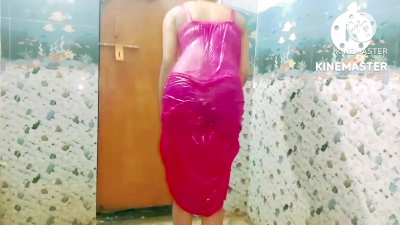 Ankurpriya000: Ateşli banyo yapan üvey kız kardeş ve ateşli yenge