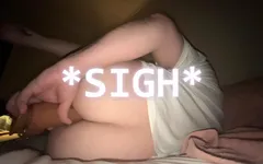 Cewek sange ini lagi asik muasin memeknya sendirian di rumah!