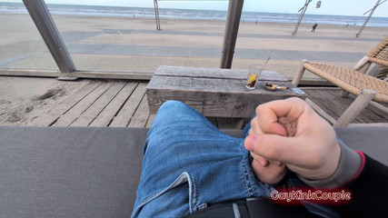 GayKinkCouple: समुद्र तट पर जोखिम भरा लंड