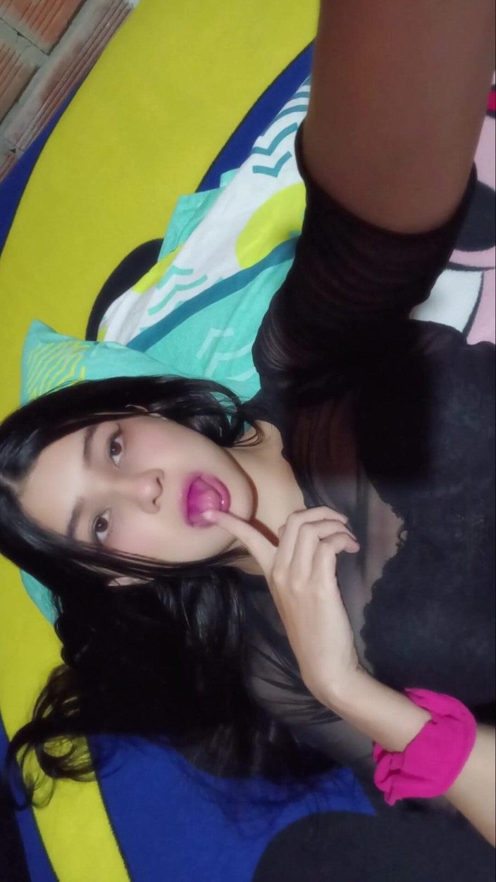 Yuli and tony: 友人の継母が留守中に私を誘惑する