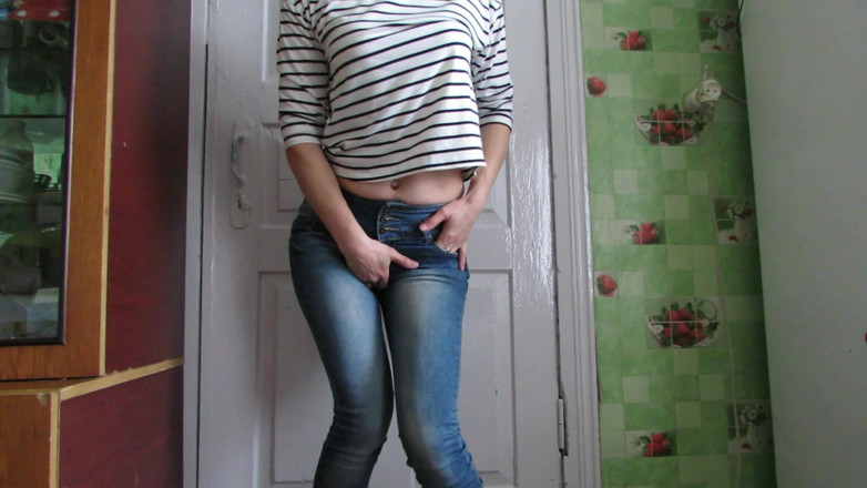 SexyAnka: Questo è per lei. Leccalo dalle gambe.