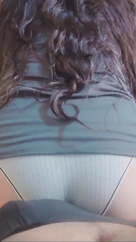 내 엉덩이가 네 자지를 단단하게 만든다면, 나랑 섹스해주겠다고 약속해?