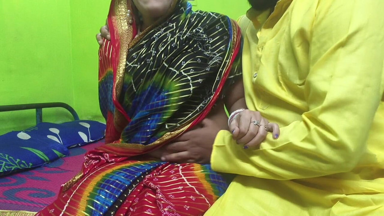 Sona bhabhi: ČERSTVĚ ŽENATÝ BENGÁLSKÉHO PÁRU PRVNÍ NOČNÍ SEXUÁLNÍ VIDEO