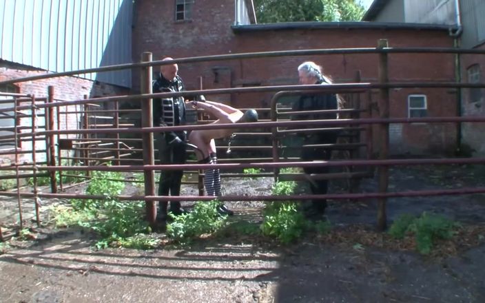 BDSM Deutschland: На ферме с разведением и порядком, кто не слышит, должен почувствовать