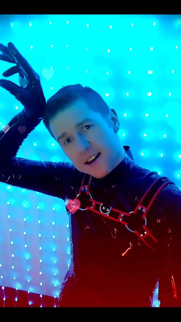 Roman Heart: Můj nový latexový gumový blackstyle