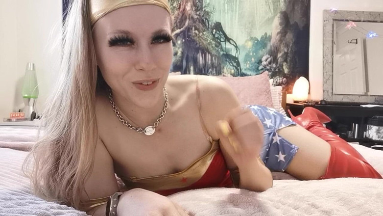 Michelle Moist: Walenie z Wonder Woman JOI