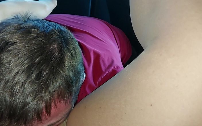 Step Mommy: Mein stiefsohn leckt meine muschi im auto, während wir auf...