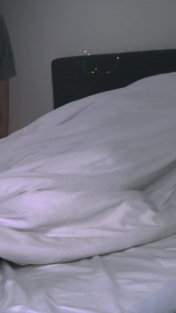 Ich Habe Meine Jungfräuliche Stiefschwester Am Silvesterabend Im Geteilten Bett Gefickt!