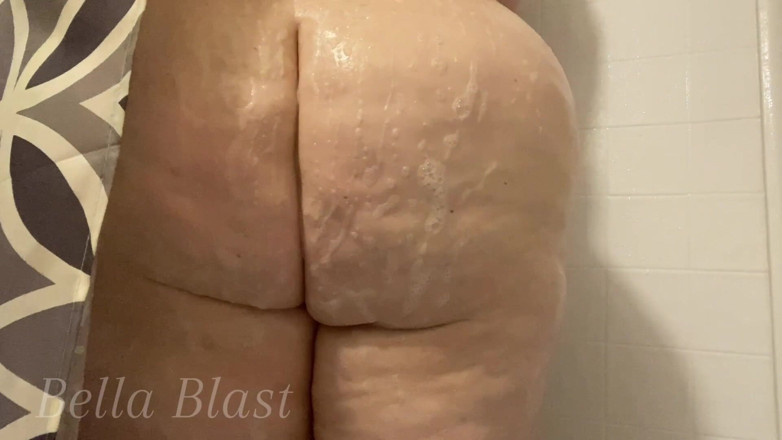BellaBlast: Pierddzenie w parzystych pierdach pod prysznicem: z bliska z My...