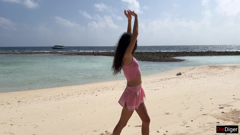Dis Diger: Katty wkurza potężnie na plażę i daję jej złoty prysznic...