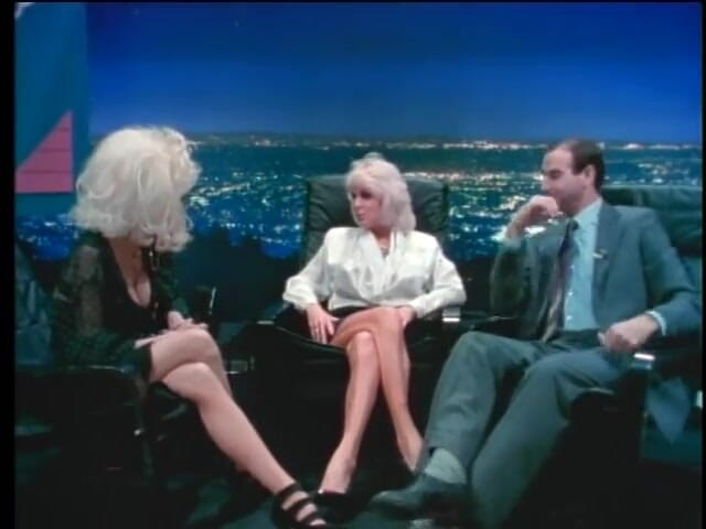 Old Good Porn: Scenă clasică de orgie cu un grup de mame sexy...
